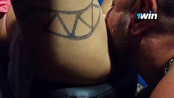 tattoo,pussy-eating,milf,brunette,amateur