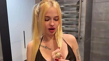 juicy-ass,perfect-body,big-tits-ass,sucking-cock,beauty