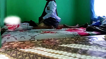 real-homemade,indonesian,indonesian-amateur,hot,18-year-old