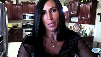 solo,hd,softcore,milf,brunette