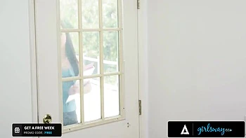 busty,knockers,brunette,lesbian,pussy-eating