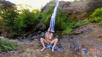 teen-18,amateur,brunette,dildo,busty-amateur