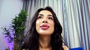 amateur,webcam,brunette,solo,softcore