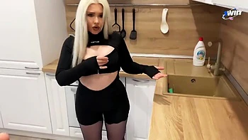 hd,russian-amateur,tattoo,big-ass,booty-shake