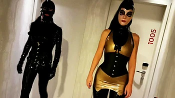 fetish,hd,latex,brunette,solo