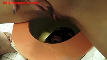 asian-femdom,punish,showering,watersport,asian-domina