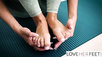 kinky,fetish,anal,foot-fetish,girl-on-girl