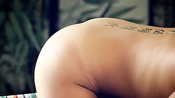 pussy-eating,cunnilingus,tattoo,brunette,muff-diving