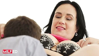 shaved,side-fuck,mature,pornhub,close-up