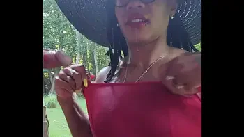 amateur,ebony,saggy-tit,public,pee