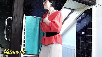 old-woman,blowjob,big-pussy-lips,60-plus,glasses