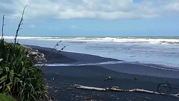 amateur,fucking,wet-pussy,flashing-boobs,milf