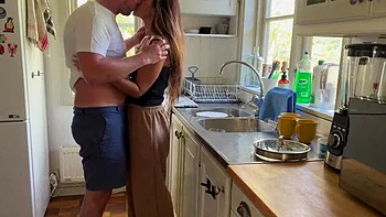 hot-brunette,brunette,real-orgasm,fucks,naturals