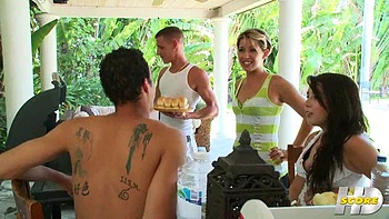 amateur,creampie,threesome,cowgirl,small-tits