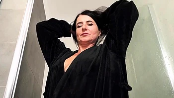 masturbation,solo,milf,brunette,shower