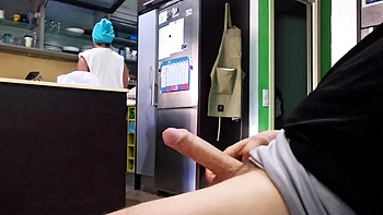 amateur,hd,brunette,voyeur,handjob