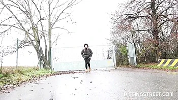 clothed,jeans,public-pissing,girl-pissing,piss