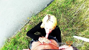 harleen-van-hynten,big-tits,deutsch,public,babe