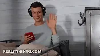 perfect,trimmed-pussy,perced-belly,sneakysex,side-fuck