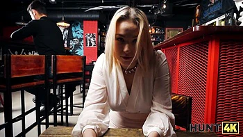 public,in-front-of,public-pick-up,cuckold-watching,18-25