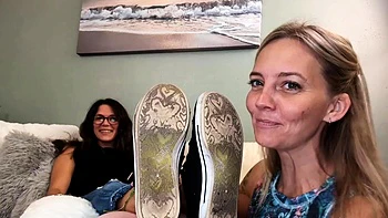 blonde,lesbian,foot-fetish,brunette