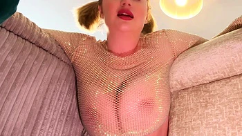 amateur,brunette,nipples,ass,big-boobs