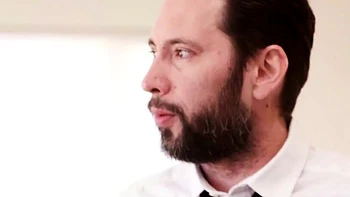 brunette,milf,cumshot,handjob,close-up