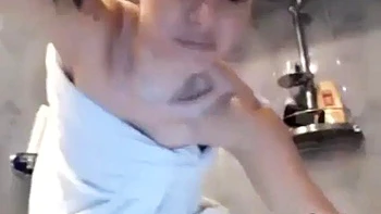 slut,solo,amateur,sexy,shower