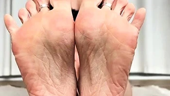 solo,masturbation,foot-fetish,amateur,teen