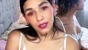 amateur,nipples,brunette,solo,milf