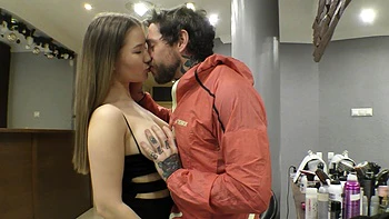 couple,natural-tits,shaved-pussy,missionary,blowjob