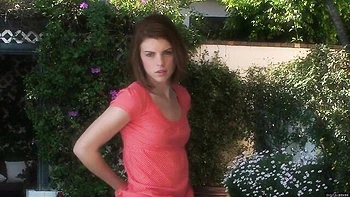 skinny,amateur,solo,natural-tits,straight-hair