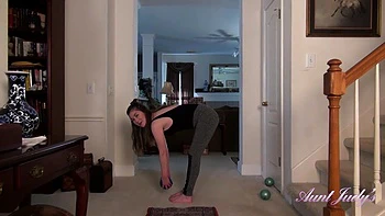 masturbation,mature,solo-female,brunette,milf