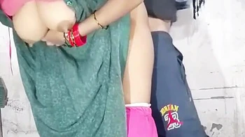 hooters,indian,desi-amateur,indian-big-tits,indian-boobs