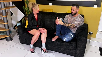 lingerie,milf,french,big-tits,tattoo