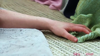 lesbian,booty-shake,boobs,booty,huge-tits