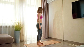 teens,skinny,solo-female,small-tits