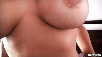 fingering,milf,masturbation,posing,big-tits