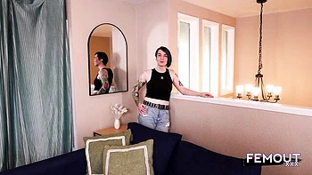 cute,masturbation,tgirl,pink-nipples,transsexual