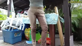 pee,female-desperation,ineed2pee,piss,peeing