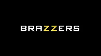 brazzers,masturbation,simone-richard-strap-on,squirt,big-ass