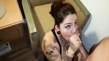 babes,sucking,milking,cumshot,blowjobs