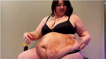 belly,verified-amateurs,food-stuffing,big-belly,feederism