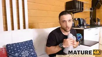 helping,stranger,hot-older-woman,shaved-pussy,russian-mature