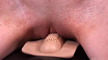 skinny,18-year-old,balloon,toys,fingering