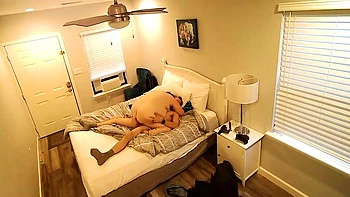 amateur,hidden-cams,voyeur,milf,brunette