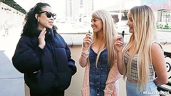 hotel,face-sitting,amateur-lesbian,muff-diving,busty-milf