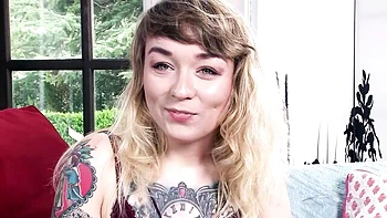 small-tits,pussy-lips,solo-female-orgasm,vibrator,clit-rubbing