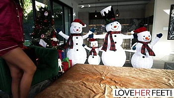 brunette,foot,foot-sex,feet-licking,foot-porn