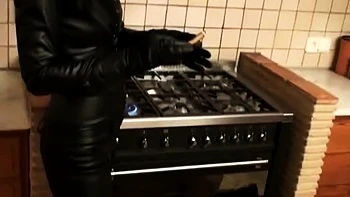 femdom,amateur,latex,fetish,brunette